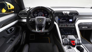 Lamborghini Urus - studio dash