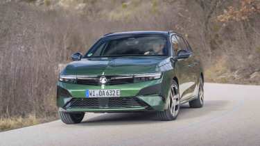 Vauxhall Astra Sports Tourer - frot cornering, right