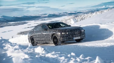 BMW i7 - testing snow