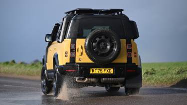 Land Rover Defender 110 Trophy Edition - rear action
