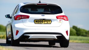 Ford%20Focus%20ST%20Mountune%20m330%202020-3.jpg