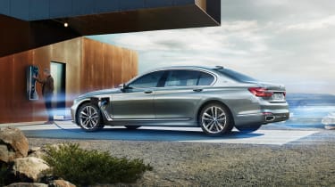 BMW 7 Series plug in