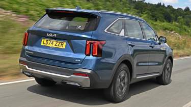 Kia Sorento - rear 3/4