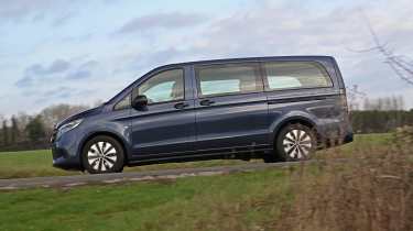 Mercedes Vito Tourer - side
