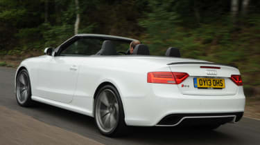 Audi RS5 Cabriolet rear tracking