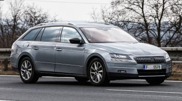 Skoda Superb Combi 2015 spyshots front side