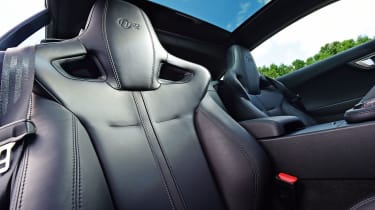 Jaguar F-Type R AWD - seats