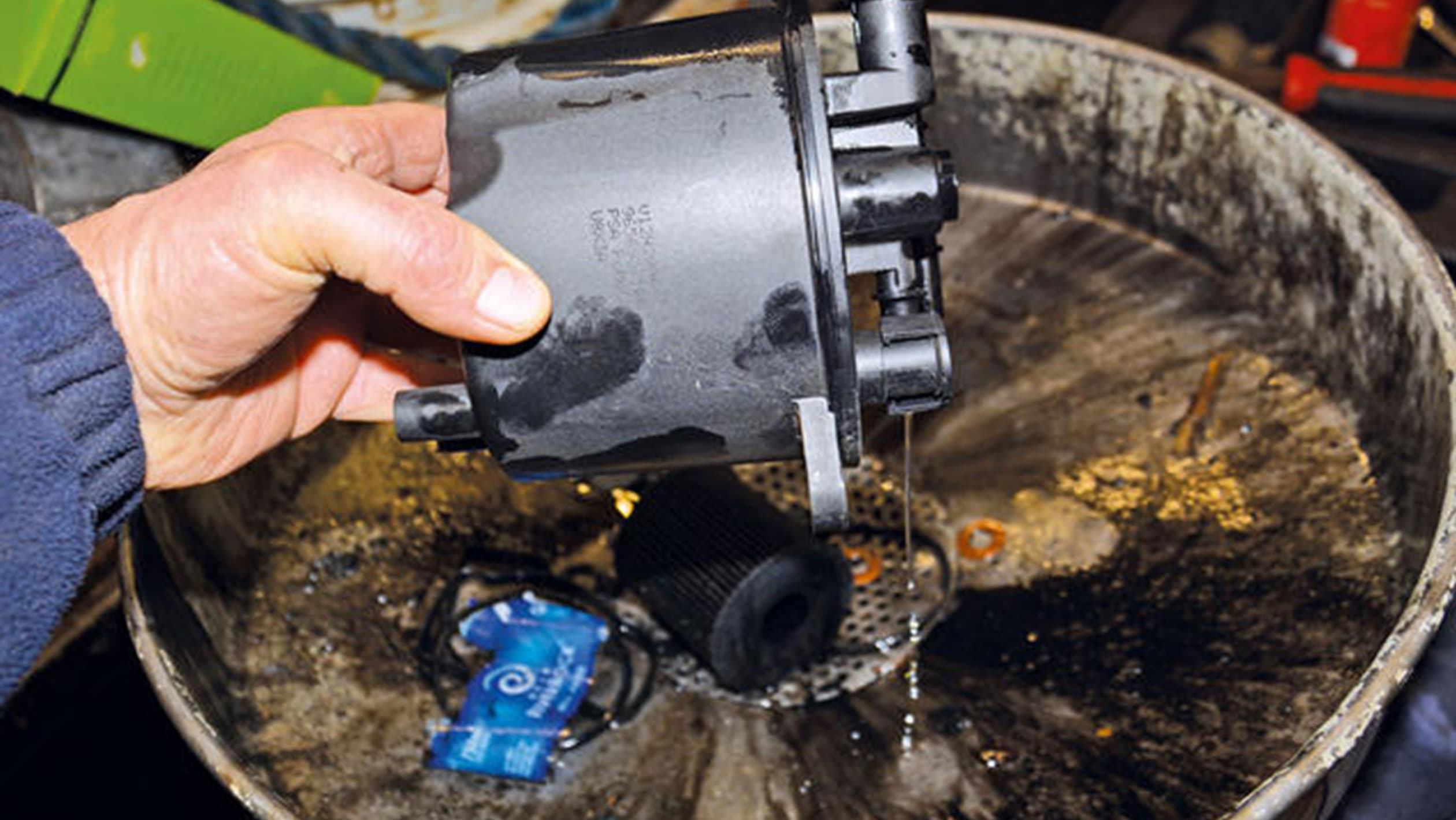 How to service your TD4 Freelander 2 pictures Auto Express