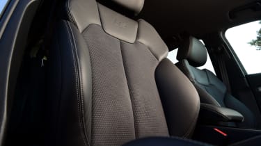 Audi Q5 - front seats