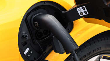 Renault Twingo - charging