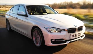 BMW 320i xDrive front tracking