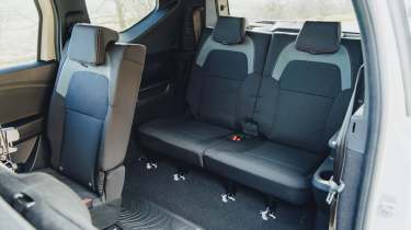 Dacia Jogger Hybrid 155 - rear seats