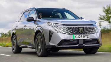 New Peugeot E5008 GT Premium - front 3/4