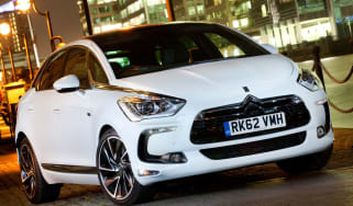 Citroen DS5 Hybrid4 front tracking