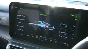 Ford Mustang GT - drive settings screen