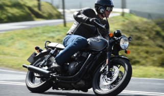 Triumph Bonneville T120 review - header