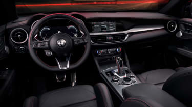 Alfa Romeo Stelvio facelift - dash