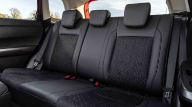 Suzuki Vitara 1.5 Hybrid SZ5 - rear seats