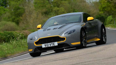 Aston Martin V12 Vantage S - front action