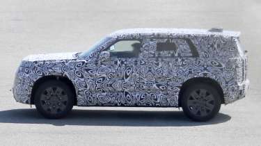 Baby Electric Land Rover Defender Sport - side profile