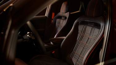 Genesis GV60 Magma - seats