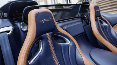 Bugatti Mistral - seats