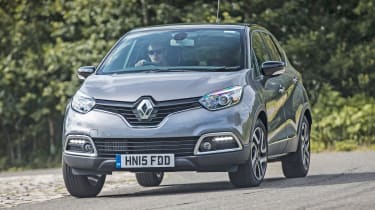 Renault Captur - front cornering