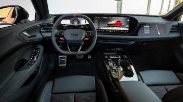 Audi RS 5 Avant - dash
