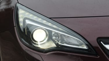 Vauxhall Cascada 2.0 CDTi light detail