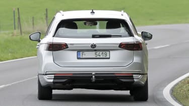 Volkswagen Passat spyshot 7