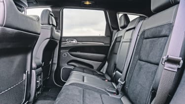 Jeep Grand Cherokee SRT - rear seats