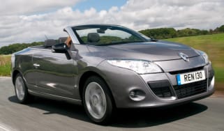 Renault Megane CC front tracking