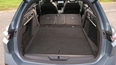Peugeot E-308 SW facelift - boot with rear seats folded down 