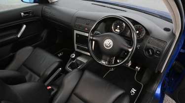 Volkswagen Golf R32 - interior