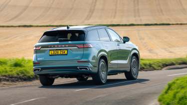 Jaecoo 8 - rear cornering