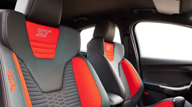 Ford Focus ST Estate 2015 seats