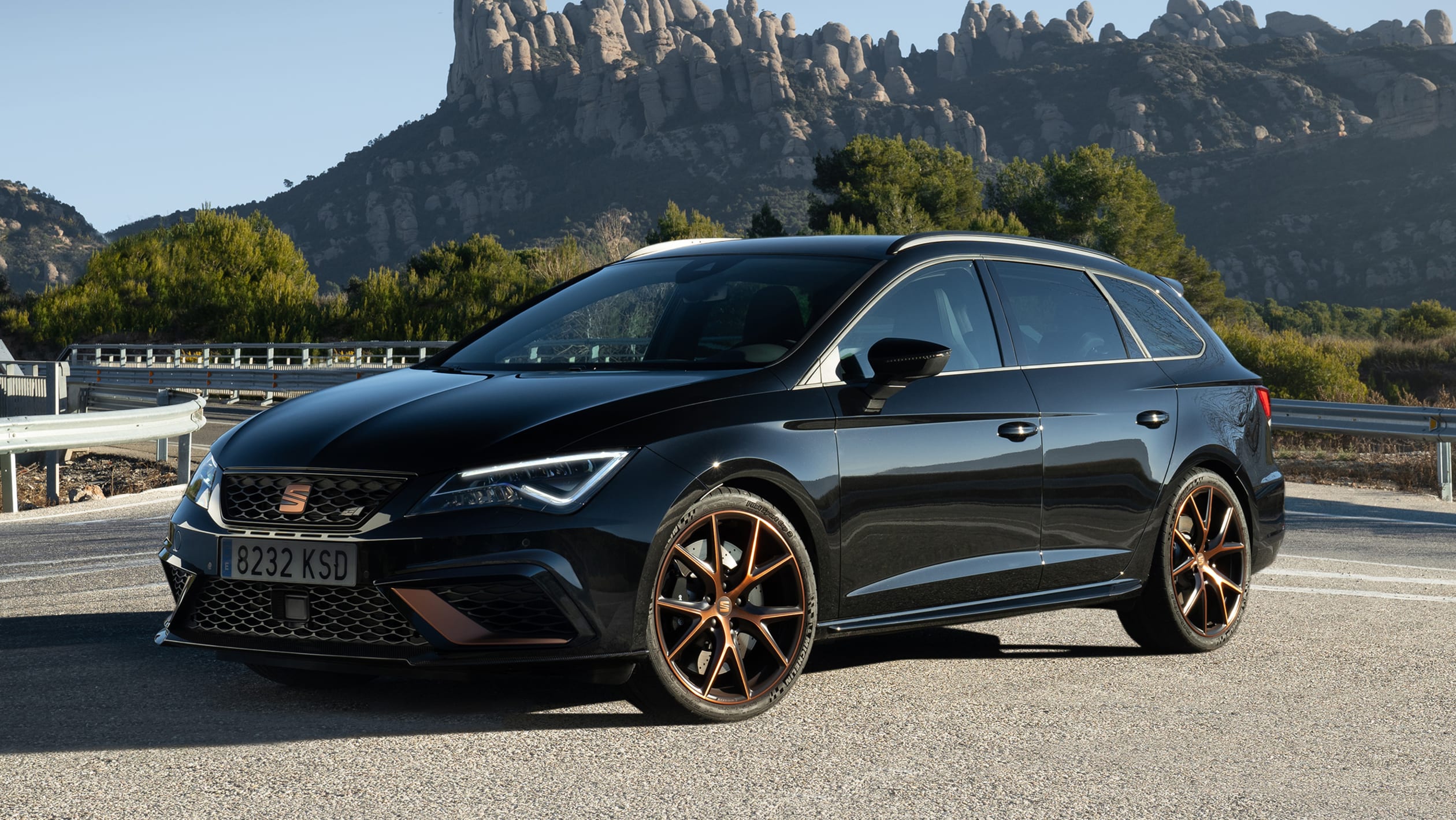 SEAT Leon Cupra review 2019 – images | Auto Express