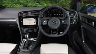 Volkswagen Golf R Performance Pack - dash