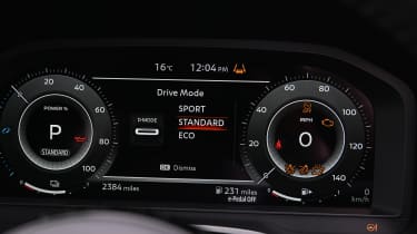 Nissan Qashqai e-Power - digital drivers display 