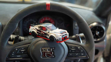 Lego Nissan GT-R NISMO - steering wheel