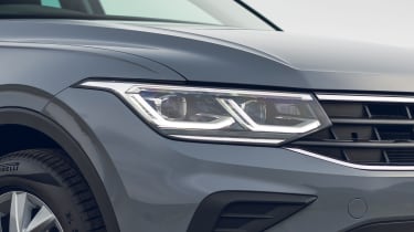 Volkswagen Tiguan Life - headlight