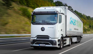 Mercedes eActros 600 - front tracking