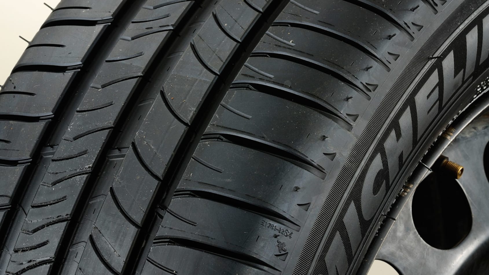 michelin-energy-saver-all-season-passenger-tire-195-65r15-91t-walmart