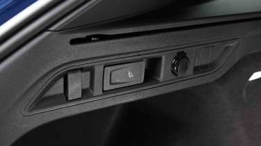 Volkswagen Passat - rear seat folding quick release lever