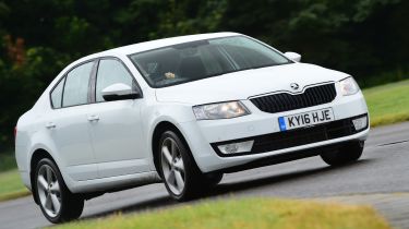 Skoda Octavia 1.0 TSI 2016 - front cornering