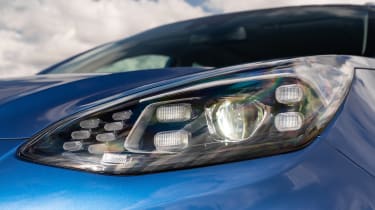 Kia Sportage Mk4 - headlight