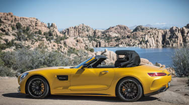 Mercedes-AMG GT C Roadster 2017 - side roof closing