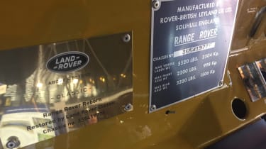 Range Rover Reborn plaques - Retromobile