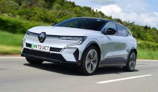 Renault Megane E-Tech - front tracking