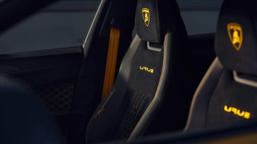 Lamborghini Urus Performante - seats